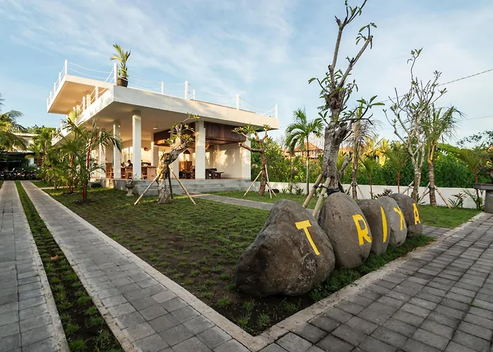 Trika Surfcamp Bali